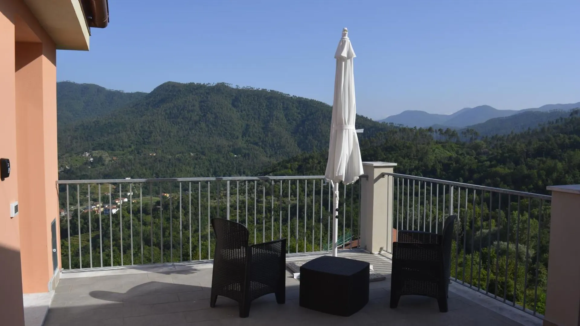 Aparthotel Castagnarossa Casa Vacanze Beverino